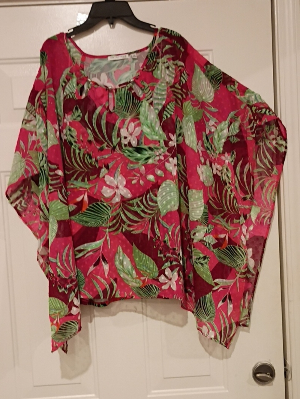 Notations Bright Pink Tropical Leaf Print Women's Top